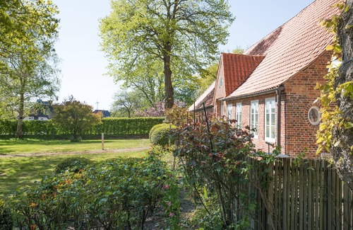 Rodemis Apartment | Vacation apartment Hof Angelbur in Husum for up to 2 people