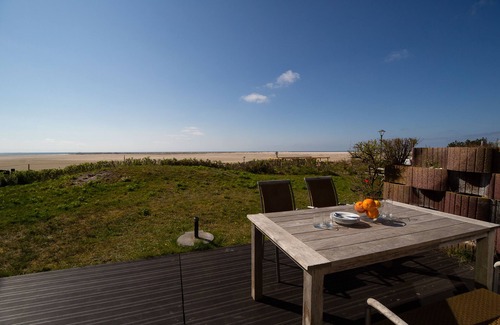 Wittduen Apartment | Vacation apartment lake view