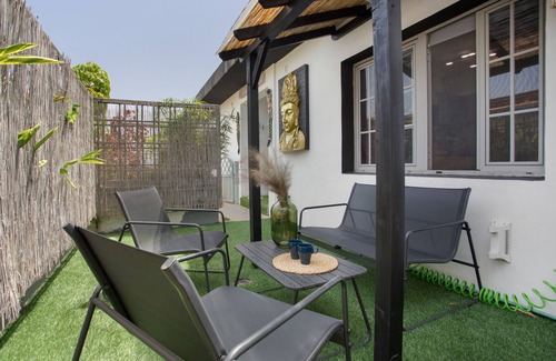 San Cristobal de La Laguna Apartment | Vacation Apartment 'Loft La Laguna' with Shared Terrace, Shared Garden and Wi-Fi