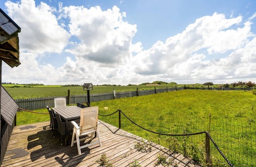 Snedsted Apartment | Vacation apartment on a disused estate with a small animal farm and in a quiet environment.