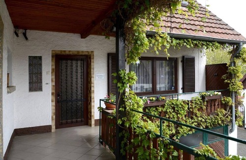 Mettlach Apartment | Vacation apartment Pascale - Guesthouse Peter
