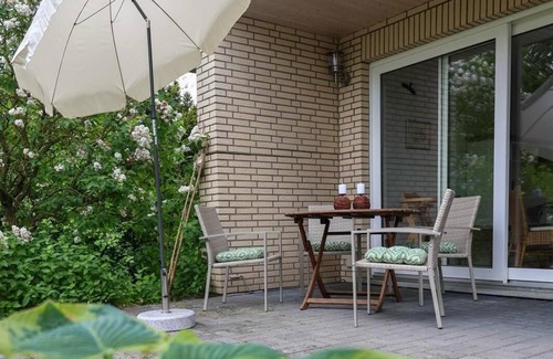 Hademstorf Apartment | Vacation apartment Roswitha 120 m² in the Lüneburg Heath, large garden/terrace