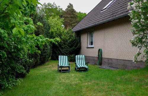 Hademstorf Apartment | Vacation apartment Roswitha 120 m² in the Lüneburg Heath, large garden/terrace