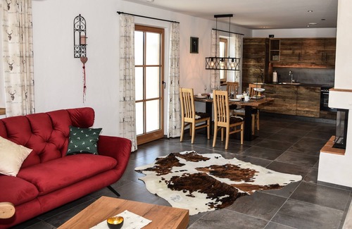 Pittenhart Apartment | Vacation apartment Schnecken upper floor