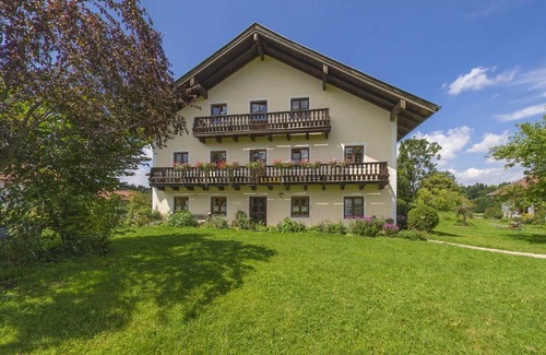 Schnaitsee Apartment | Vacation apartment Sonnenschein, for 5 persons, 70 sqm, 2 sep. Bedroom