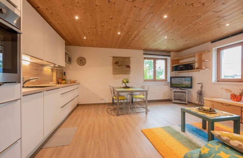 Mieders Apartment | Vacation apartment Serlesblick with direct access to the ski slope, WLAN and terrace