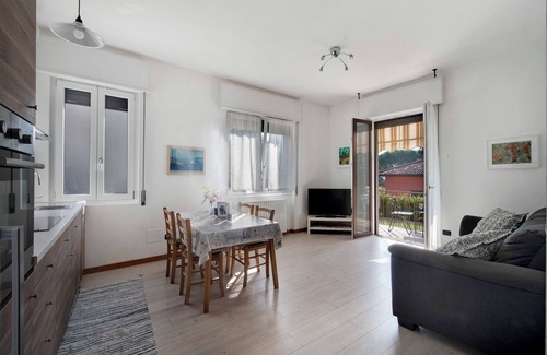 Lierna Apartment | Vacation Apartment "SIBI Apartment" with Wi-Fi & Garden