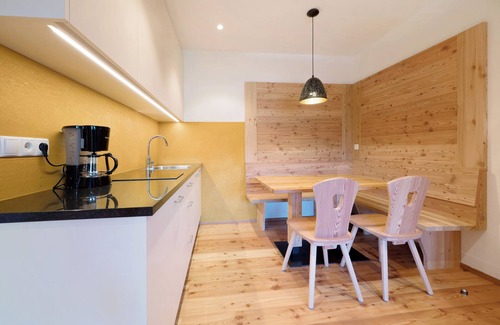 Feldthurns Apartment | Vacation Apartment "Teutenhofer Apfel" on the Farm with Mountain View & Garden