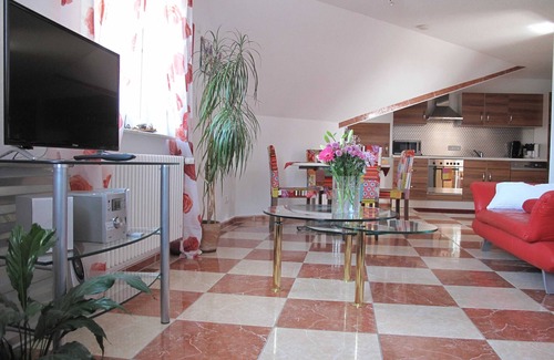 Mahlberg Apartment | Vacation apartment Vogesenblick, 50sqm, 1 bedroom - Ferienwohnung Kunst