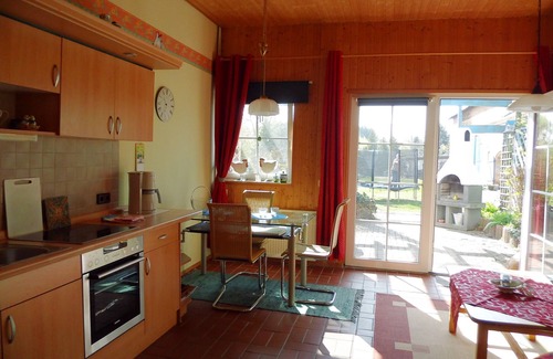 Henriettenhof Apartment | Vacation apartment with terrace & sauna and fireplace, ground floor, family-run & sunny