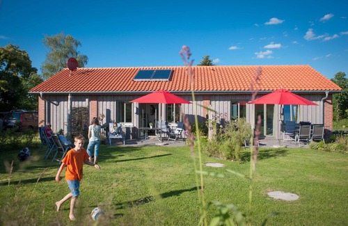 Sarkwitz Apartment | Vacation apartment Wiesenblick, terrace - Ferienwohnung Spieß