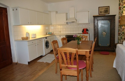 Altaussee Apartment | Vacation apartment with park-like garden in a central location