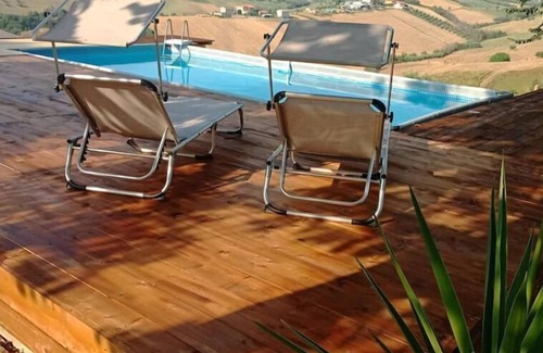 Notaresco Apartment | Vacation apartment with pool in historic country house Casa Norina