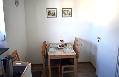 Leipheim Apartment | Vacation apartment with covered terrace and garden