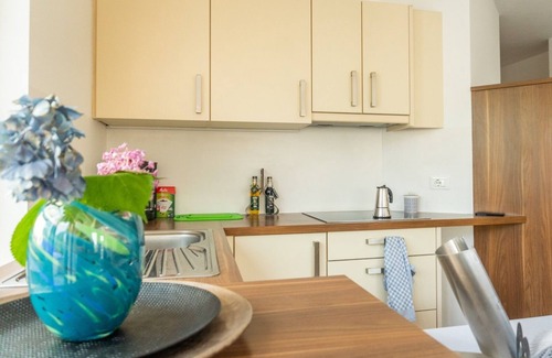 Lagundo Apartment | Vacation apartment with very large sun-drenched terrace + garage near Merano
