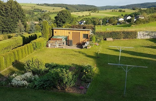 Hellenthal Apartment | Vacation apartment Zur schönen Aussicht - 4-bed vacation apartment with shower and bath/WC, 2