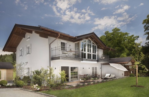 Breitbrunn a. Chiemsee Apartment | Vacation apartmentchiemsee "Gallery" Hauspirol