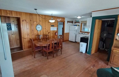 Sears Cottage | Vacation at Big Lake