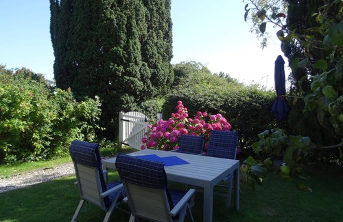 Pommerby Apartment | Vacation by the sea in a thatched-roof house; fireplace, free WiFi, 2 Smart TVs, sauna from 2022