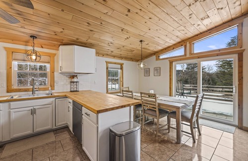 Lake Luzerne House | Vacation Cabin minutes from Lake George w/Hot Tub
