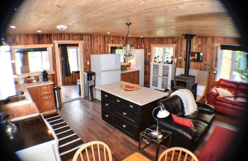 Litchfield Cottage | Vacation Cottage On Lakefront Campbell's Bay Quebec near Ottawa/Gatineau