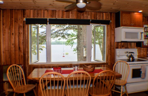 Litchfield Cottage | Vacation Cottage On Lakefront Campbell's Bay Quebec near Ottawa/Gatineau
