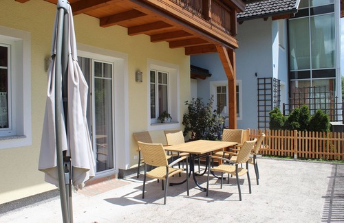Strobl House | Vacation cottage Pepi