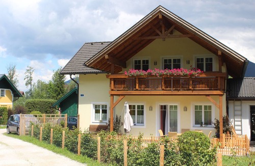 Strobl House | Vacation cottage Pepi