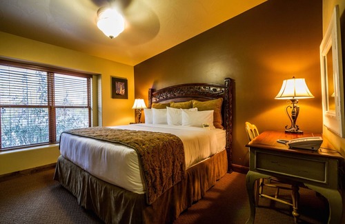 Zion National Park South Entrance Hotel | Vacation Day Is Always A Great Idea! Near George Baker River Park, Free Parking