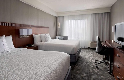 Milford Resort | Vacation Day Is Always A Great Idea! w/Indoor Pool, Pets are Allowed Here