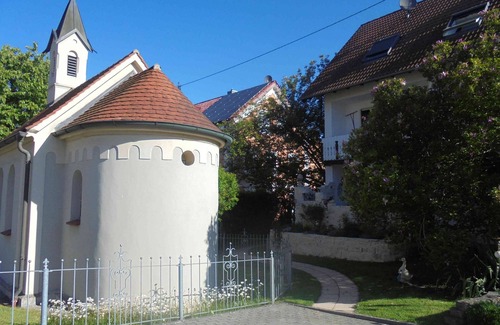 Neuburg an der Kammel Apartment | Vacation apartment in the attic (80sqm) with separate kitchen