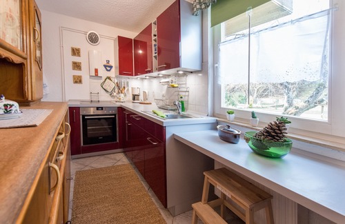 Tabarz House | Vacation home with pet-friendly large fenced garden in Bad Tabarz.