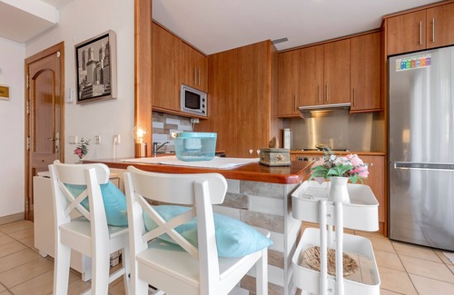 Esquinzo Apartment | Vacation 'Dolce Vita Esquinzo' with Sea View, Shared Pool and Wi-Fi
