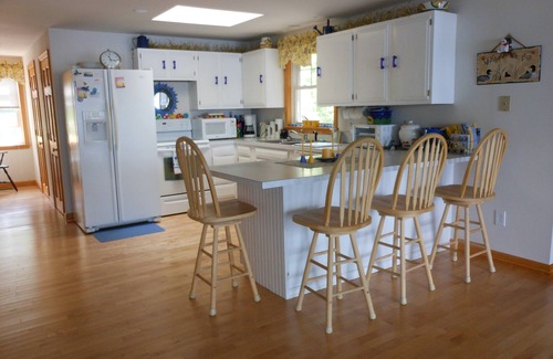 Harrison House | Vacation dream! Idyllic Long Lake Escape w/All Amenities in Quiet Neighborhood