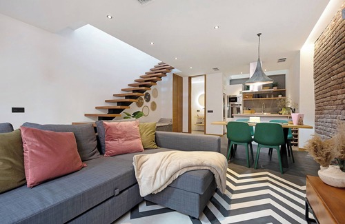 Santa Cruz de Tenerife House | Vacation Home 'Casita Ravina' with Wi-Fi, Garden & A/C