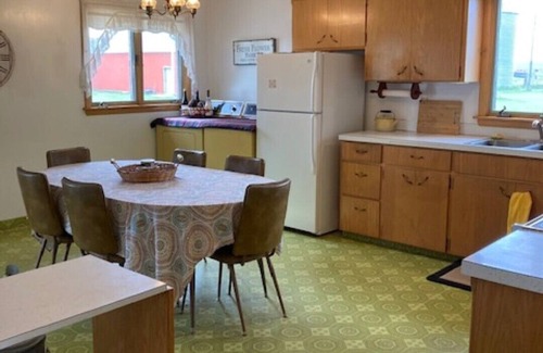 Saint Anthony House | Vacation Farm, House, sleeps 5, access to adjacent to a 160 acre pasture