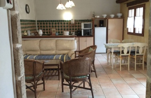 Allemagne-en-Provence Apartment | Vacation apartment/apartment for 4 guests with 80m² in Allemagne-en-Provence (172704)