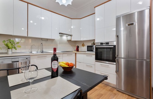 Los Gavilanes Apartment | Vacation 'Gavade' with Mountain View, Wi-Fi and Air Conditioning