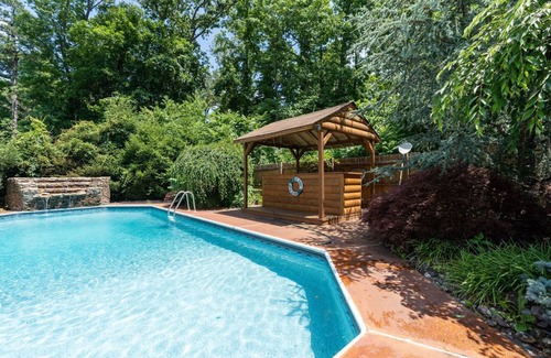 Birmingham House | Vacation Getaway /Medford Lakes
