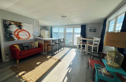 Pentwater Cottage | Vacation Haven Pentwater Lake Cottage