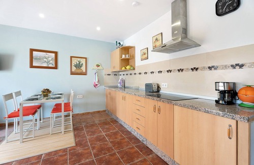 Granadilla de Abona Apartment | Vacation Home 'P Armonia Rural' with Sea View, Terrace, Shared Pool & Wi-Fi