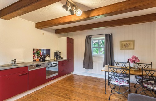 Gstadt am Chiemsee House | Vacation Home "Zuhaus am See" with Mountain View, Sauna, Wi-Fi and Garden