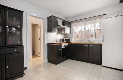 Puerto del Rosario House | Vacation Home 'Velázquez' with Private Terrace, Wi-Fi and Air Conditioning