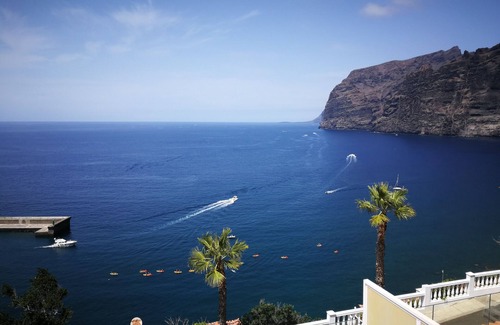 Los Gigantes Apartment | Vacation Home: GIANTS AT YOUR FEET