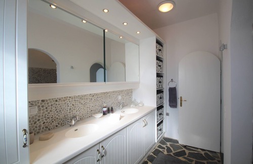 Marathokampos Villa | Vacation home Oraia Théa by the sea with private pool