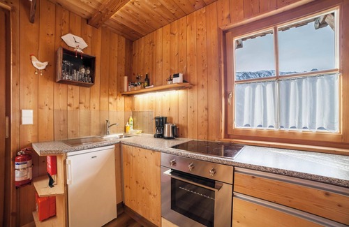 Naturno House | Vacation Home "Waldhof" with Mountain View, Balcony & Wi-Fi