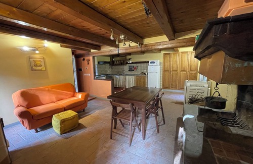 Pratovecchio House | Vacation Home MULINO DI VALIANA - ancient mill from the 1200s