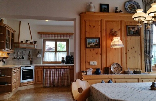 Untertraubenbach Apartment | Vacation home (150sqm) with 3 bedrooms and large garden