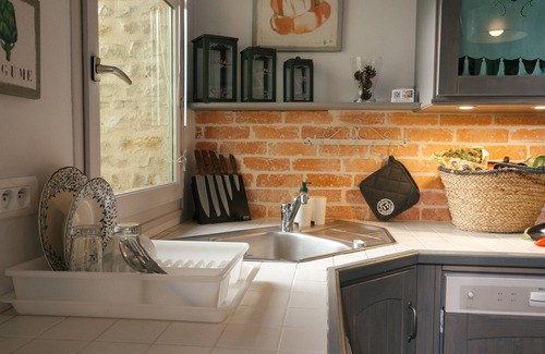 Longeves House | Vacation home/2 bedrooms/La Rochelle 15 min away/enclosed garden/WIFI/Holiday vouchers