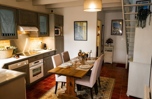 Longeves House | Vacation home/2 bedrooms/La Rochelle 15 min away/enclosed garden/WIFI/Holiday vouchers